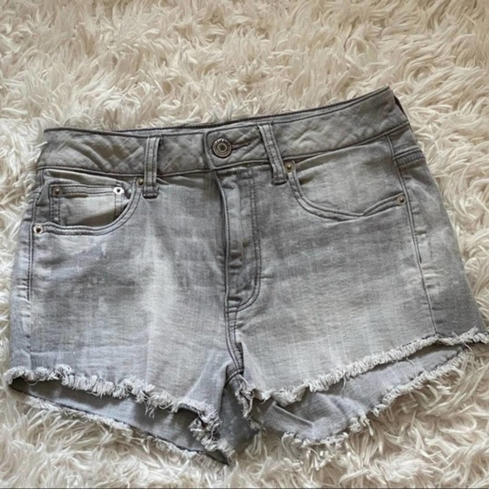 American Eagle Gray Distressed Denim Shorts Size 6 - Picture 3 of 11
